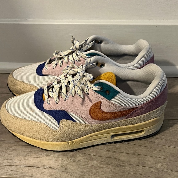 Nike Shoes - Airmax 1